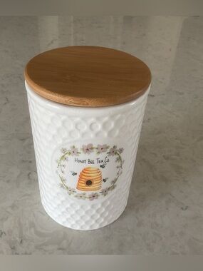 Transpac Honey Bee Tea Co. Ceramic Canister/Jar with Lid Farmhouse Country